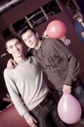 Фото с вечеринок с веселящим газом N2O